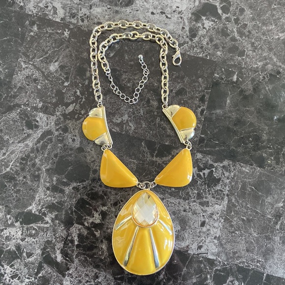 Stunning three piece - Picture 5 of 5